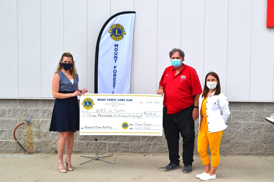 Mount Forest Lions donate  $3,100 to WES for Youth Online