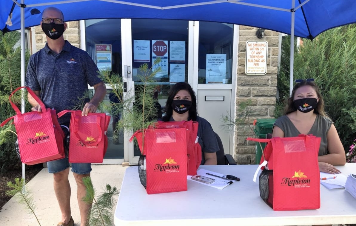 Mapleton officials hand out 'Canada Day bags'