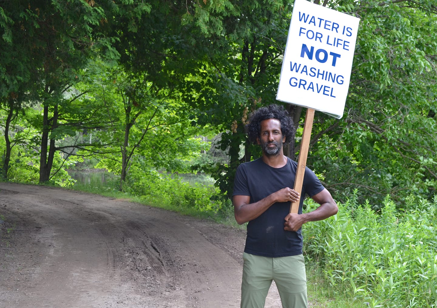 Ear to the Groundwater Tour highlights opposition to quarry near Rockwood