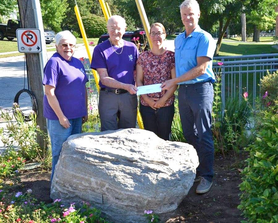 Fergus and District Horticultural Society makes donation to Canadian Mental Health Association