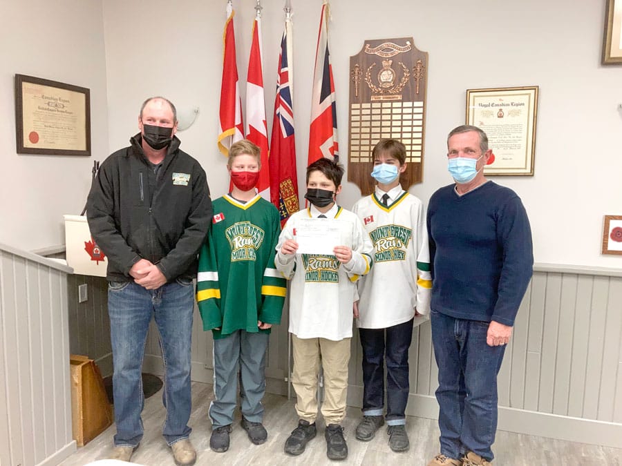 Mount Forest Legion makes donation to Mount Forest Minor Hockey