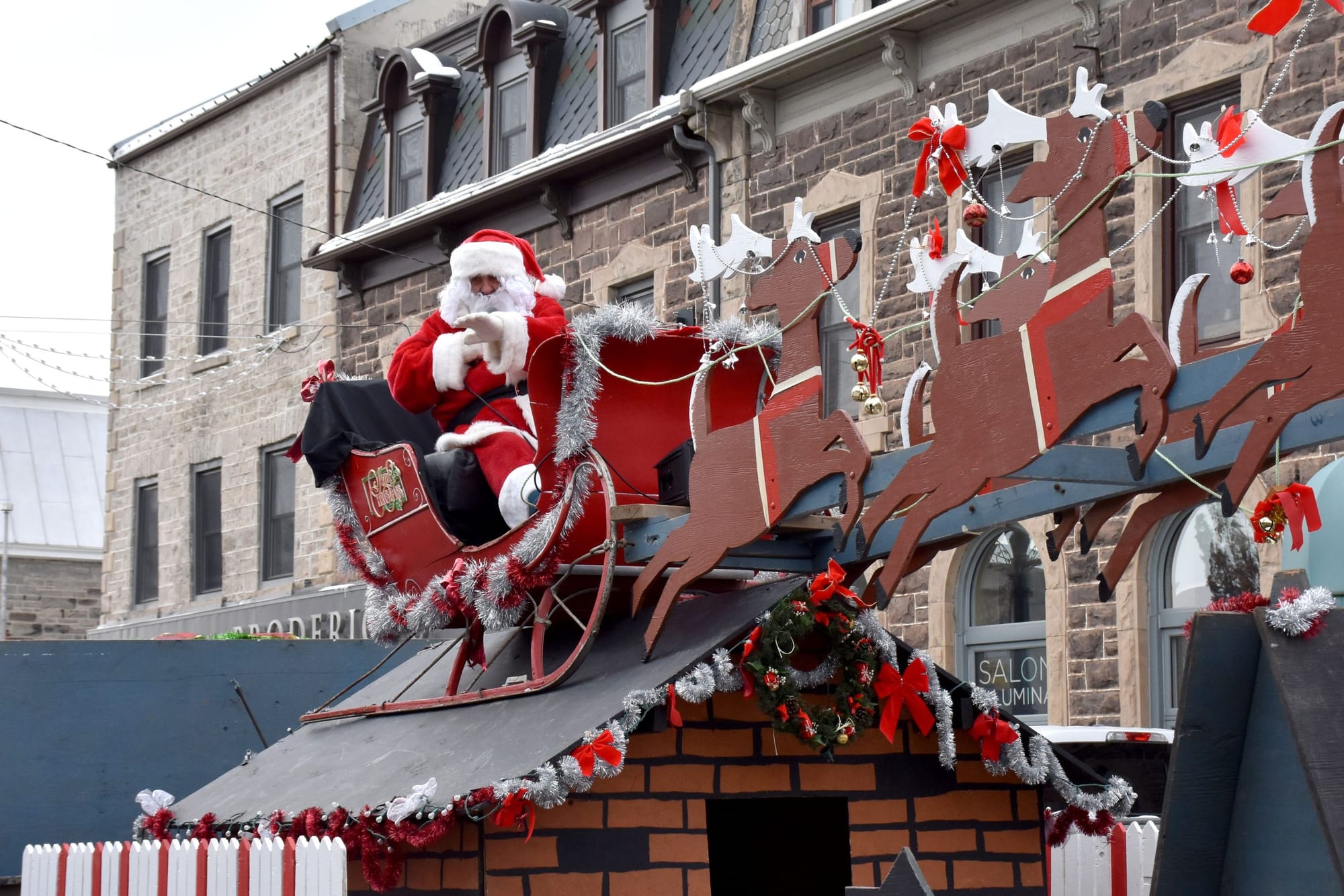 Santa Claus is coming to Fergus Dec. 4