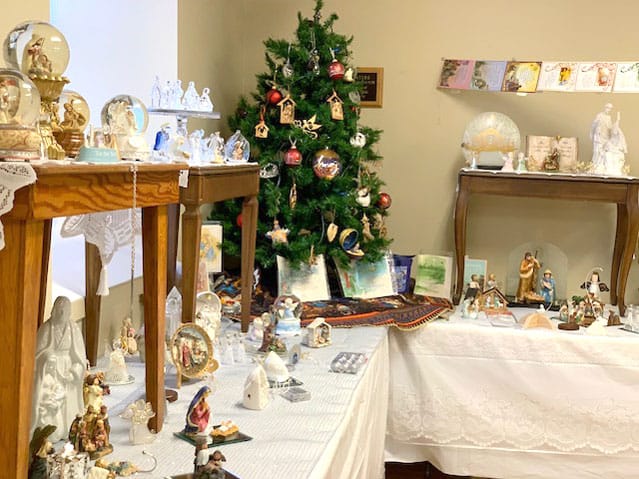 Over 300 nativity scenes on display at Knox church event in Conn