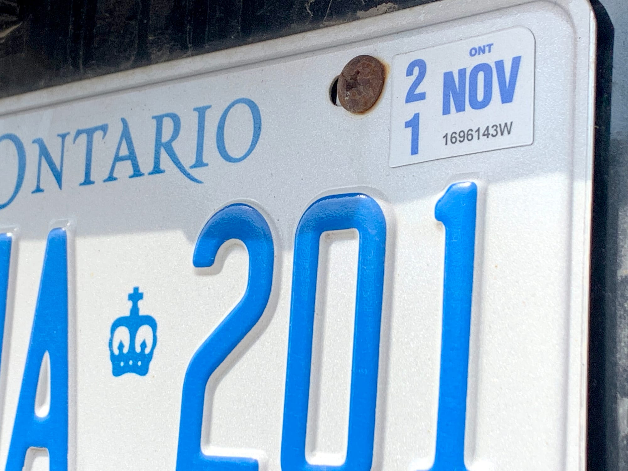 Ontario to eliminate licence plate renewal fees, stickers effective March 13