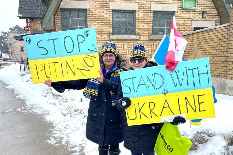 Demonstration held in Fergus in support of embattled Ukraine