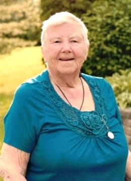 BROWN, (Marjorie) Joanne (nee Lloyd)