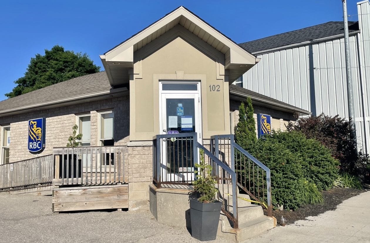 Harriston bank robbed at gunpoint