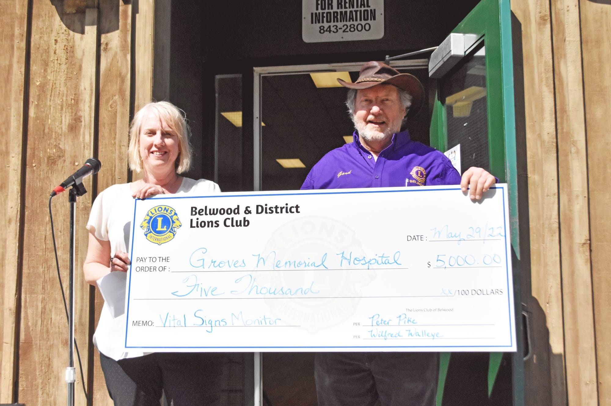Belwood Lions Pike Derby makes donation to Groves Hospital Foundation
