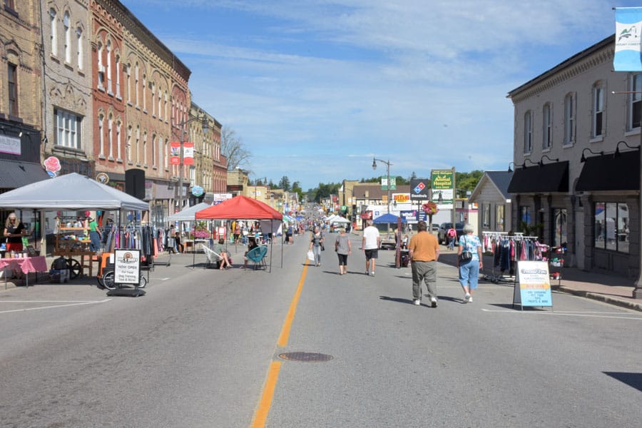 Mount Forest Sidewalk Saturday event a success