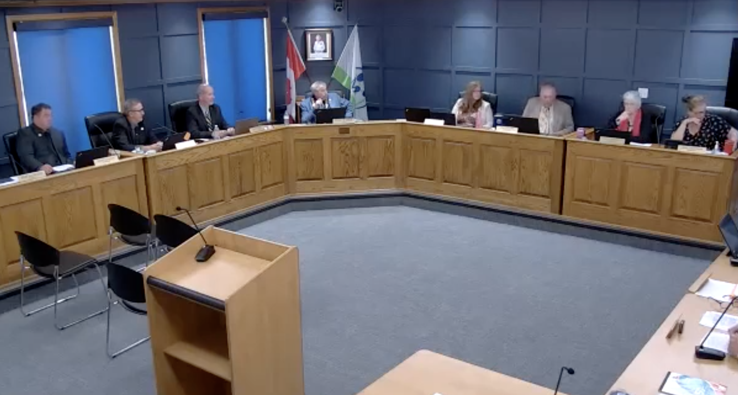 Minto council awards contract for janitorial services