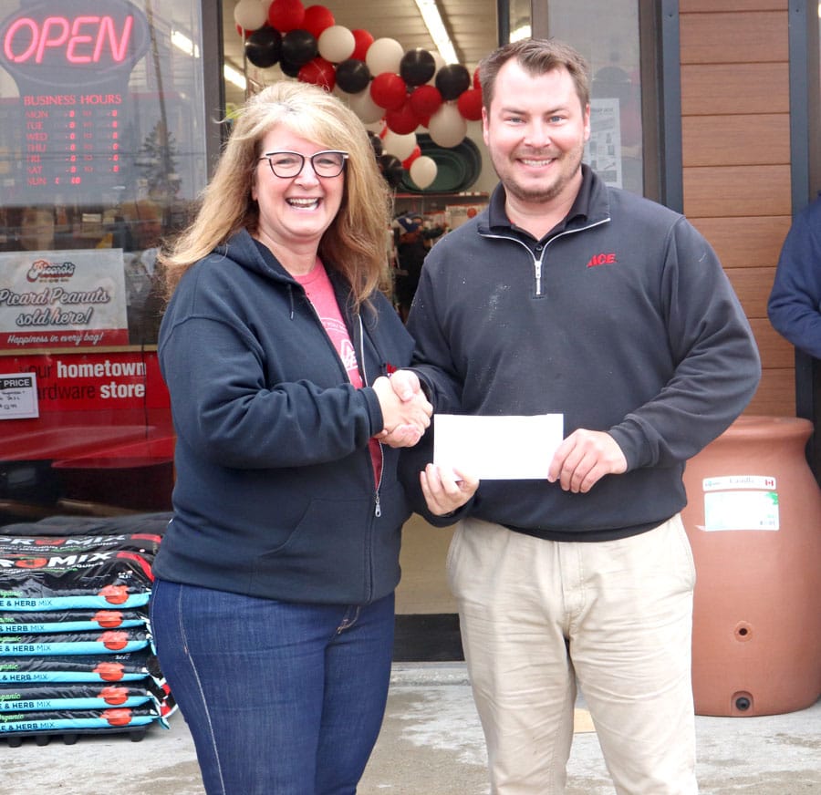 New store donates to Get in Touch for Hutch