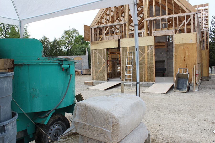 Building with hemp and limestone in Elora