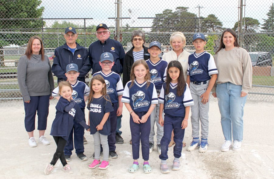 Arthur Minor Softball receives sponsorship donations