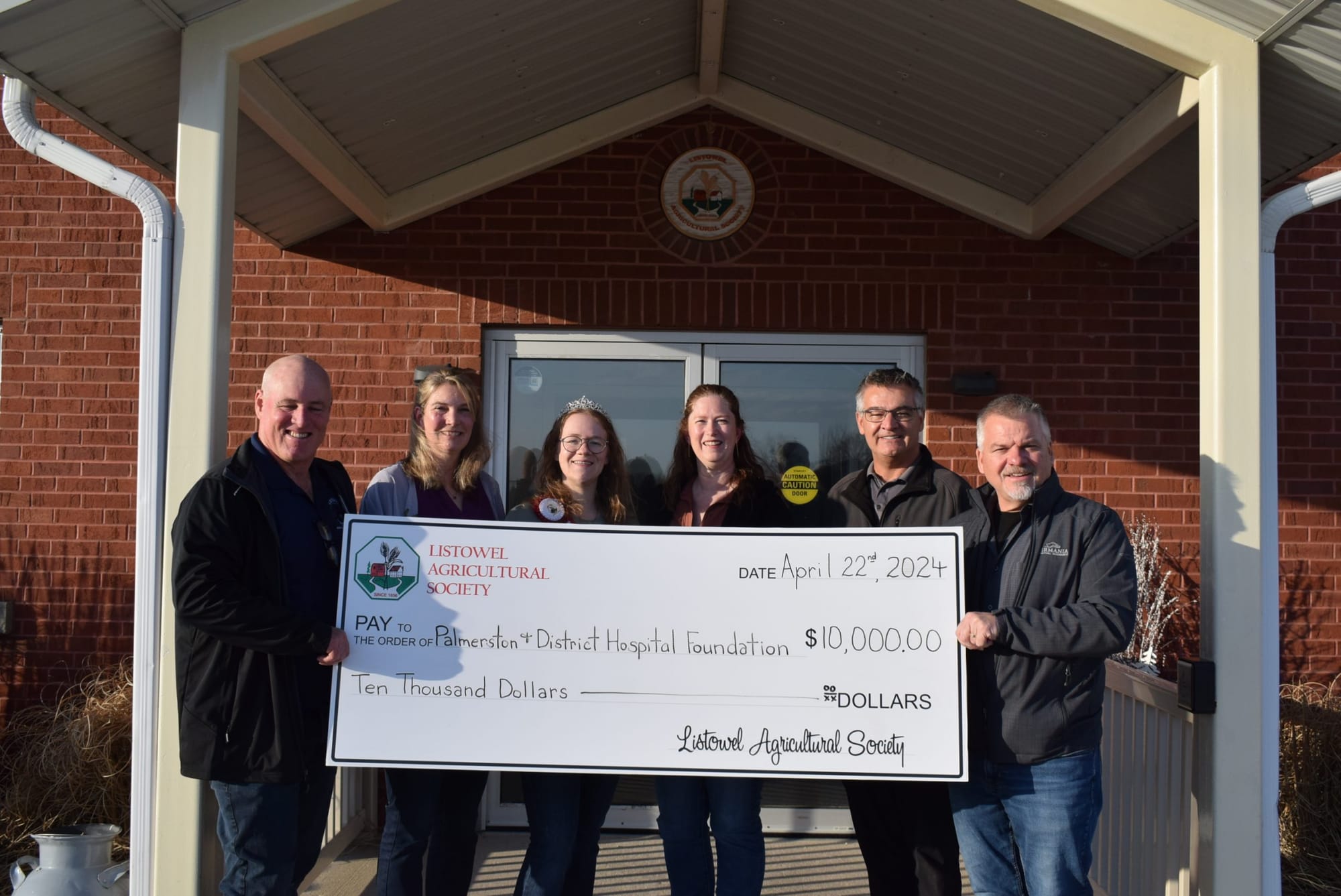 Listowel Agricultural Society donates to Palmerston MRI+ campaign