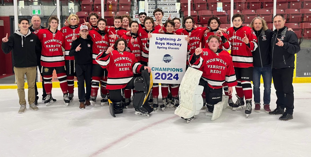 Junior Norwell Varsity Reds end their season on top