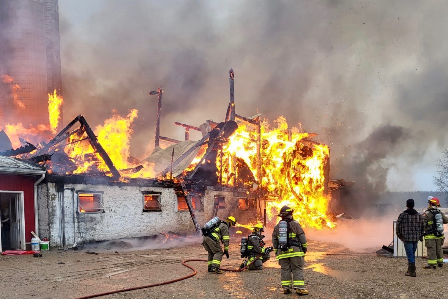 Dozens of cows perish in Sunday morning barn fire near Drayton