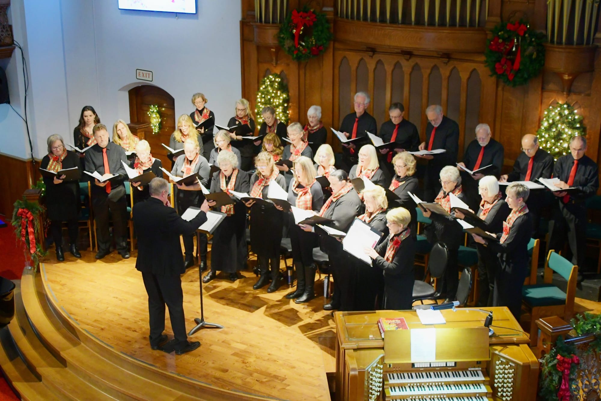 Centre Wellington Singers and Guelph Youth Singers perform in Fergus