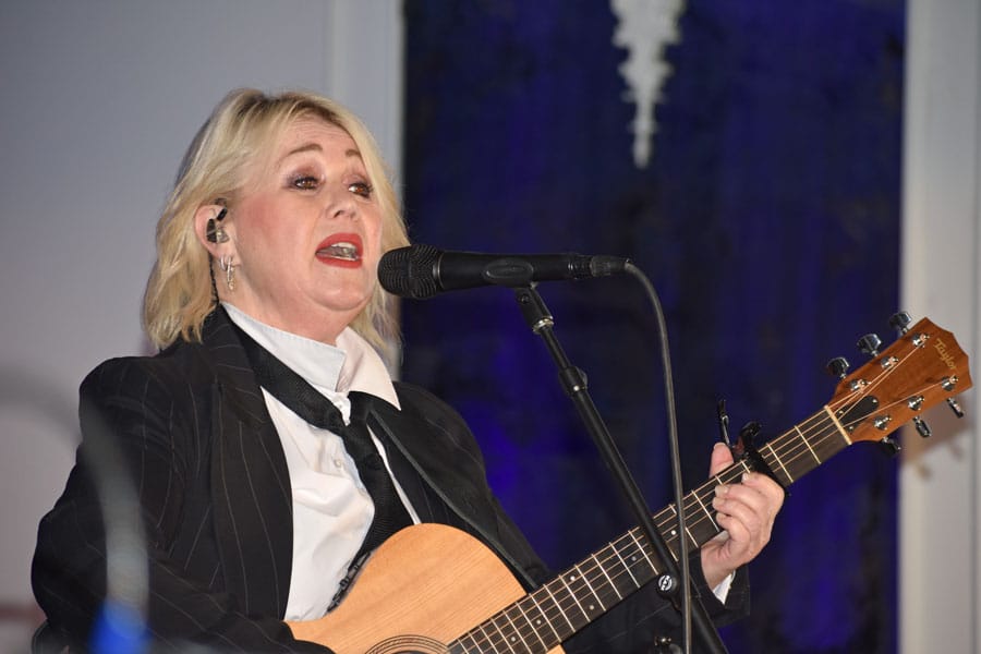 Kat Florence ‘Icons’ series features Jann Arden, chef Ron McKinlay of Canoe