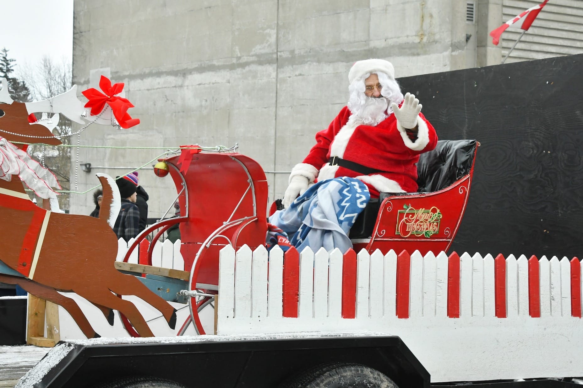 Santa arrives early in Fergus