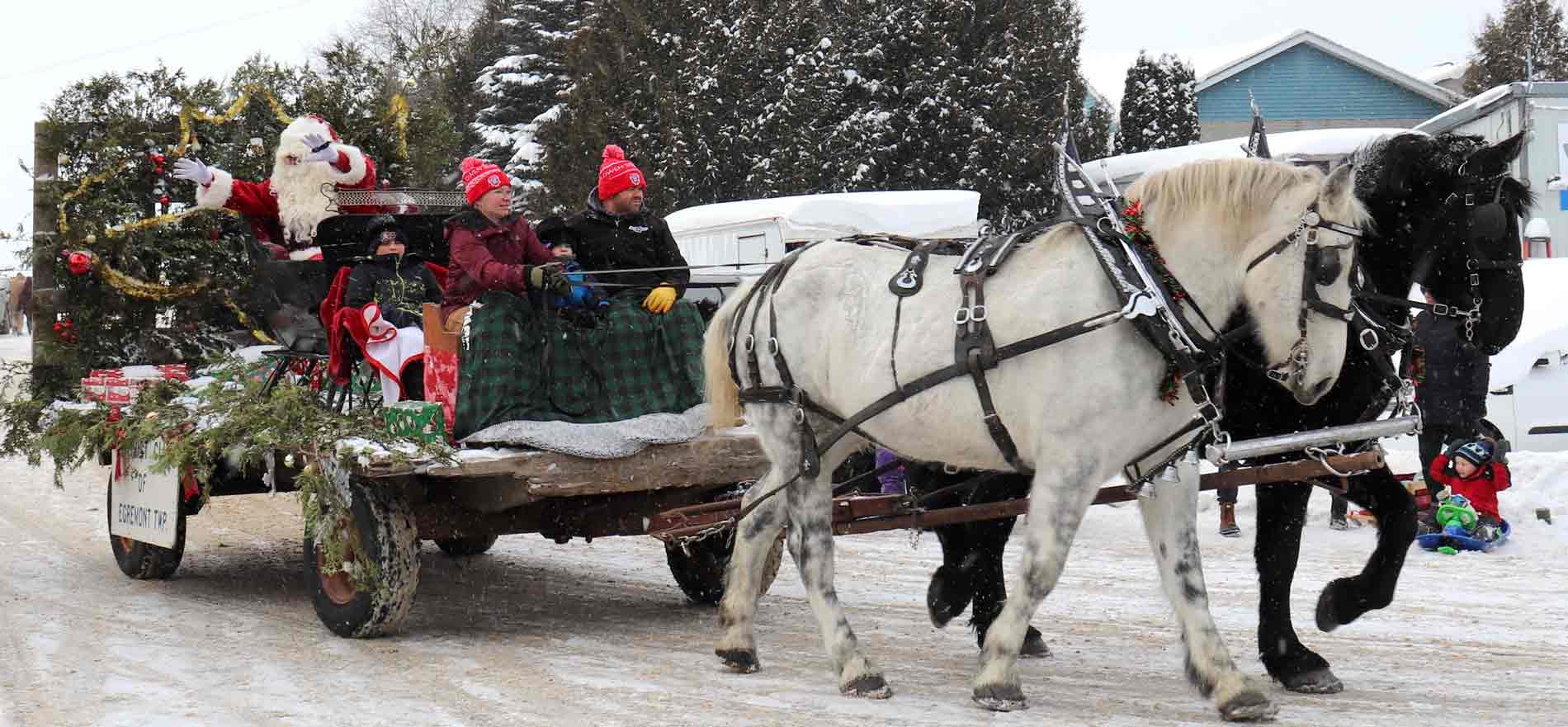 Holstein parade draws crowds Dec. 13
