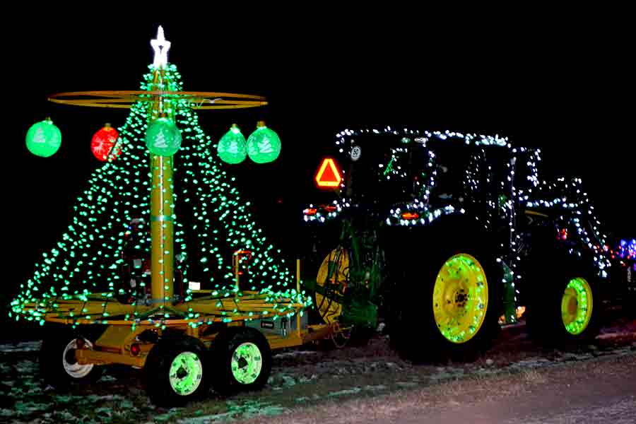Rockwood Farmers' annual Santa Claus Parade of Lights drew thousands of