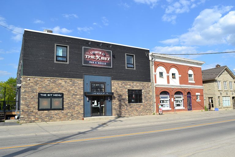 Rockwood chef donates heatandeat meals back to EWCS food banks