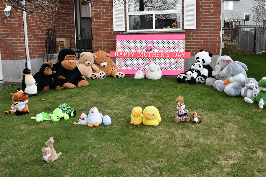 Fergus resident creates a Mother's Day display