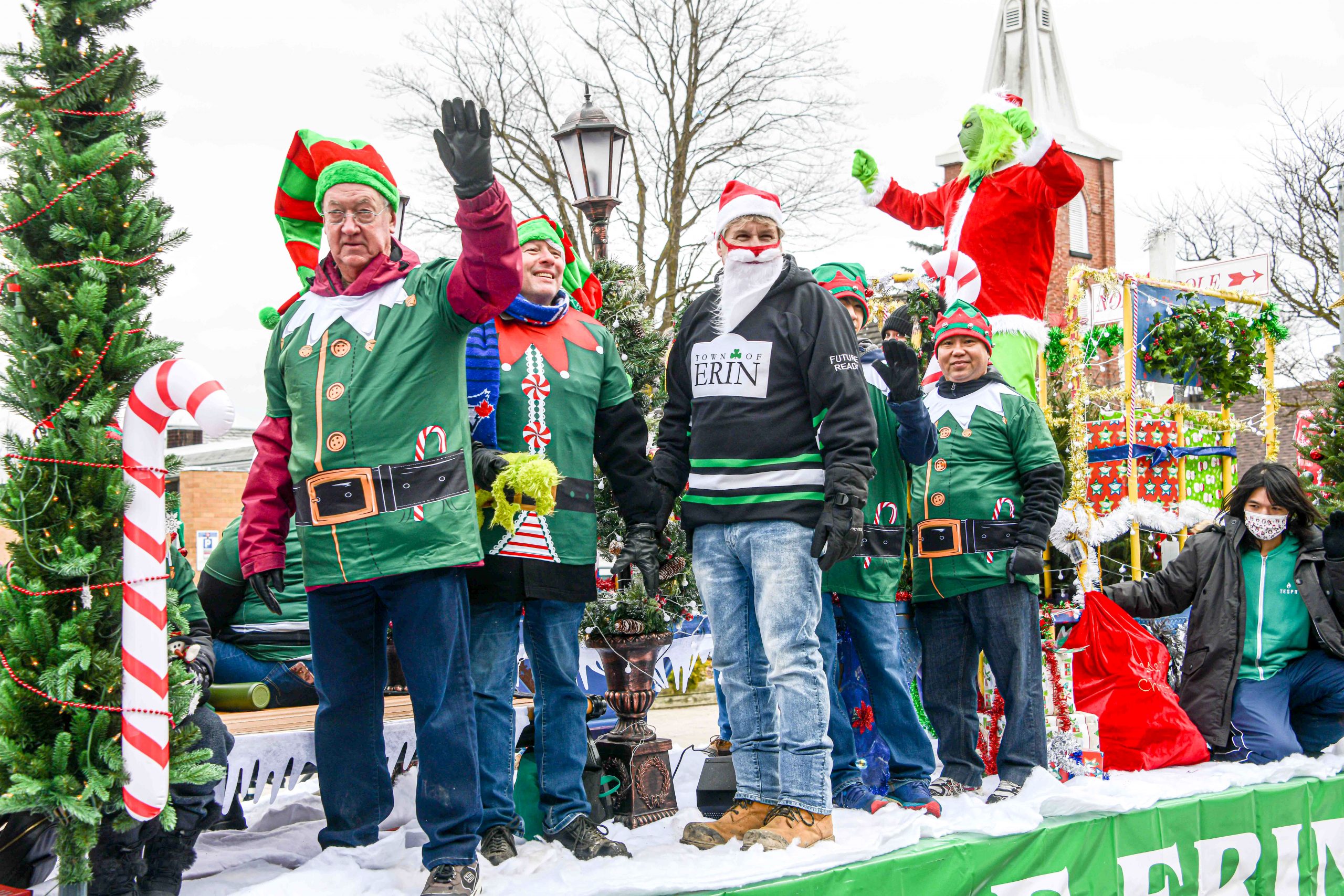 Erin Santa Claus parade begins 11am
